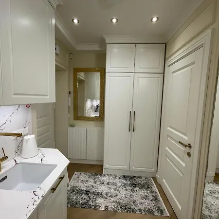 Art Uzupis Apartment In City Center Вильнюс Экстерьер фото