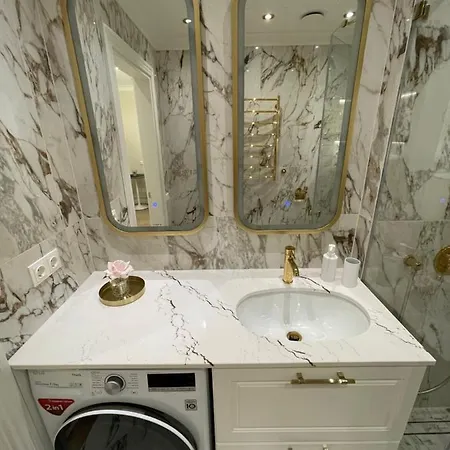 Art Uzupis Apartment In City Center Вильнюс Экстерьер фото
